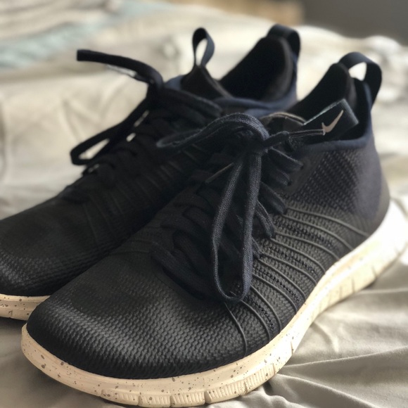 Nike Sneakers Size 7! - Picture 1 of 5